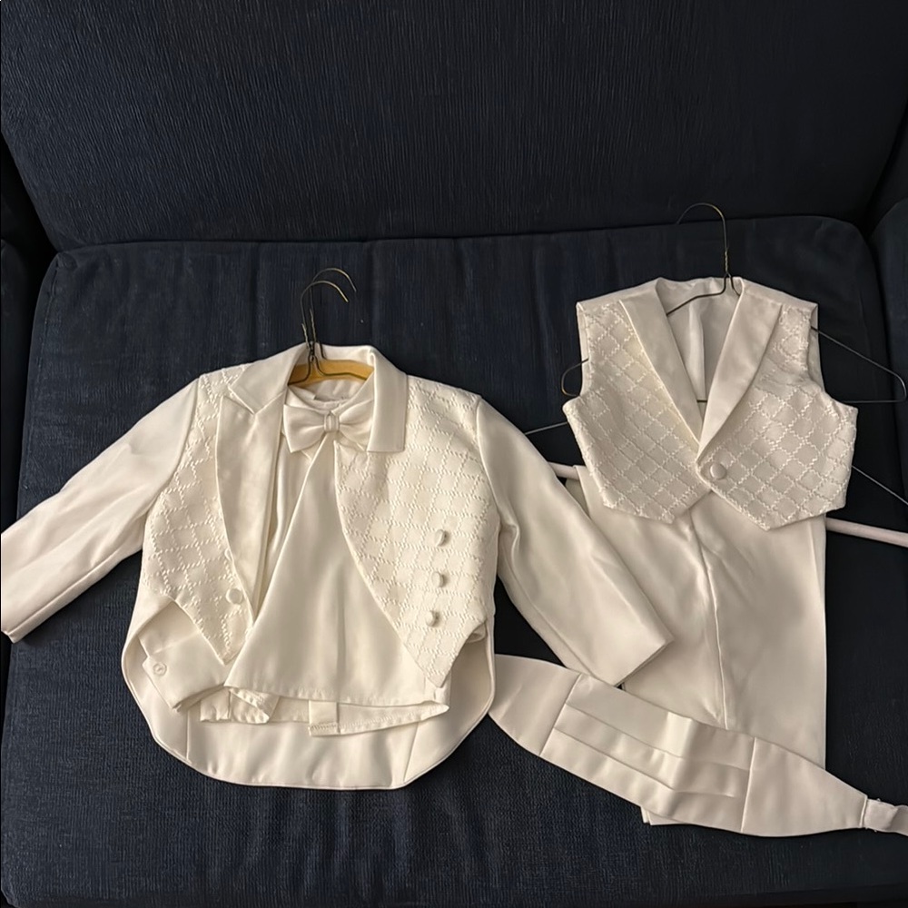 Elegant Ivory Boys' Formal Suit Set